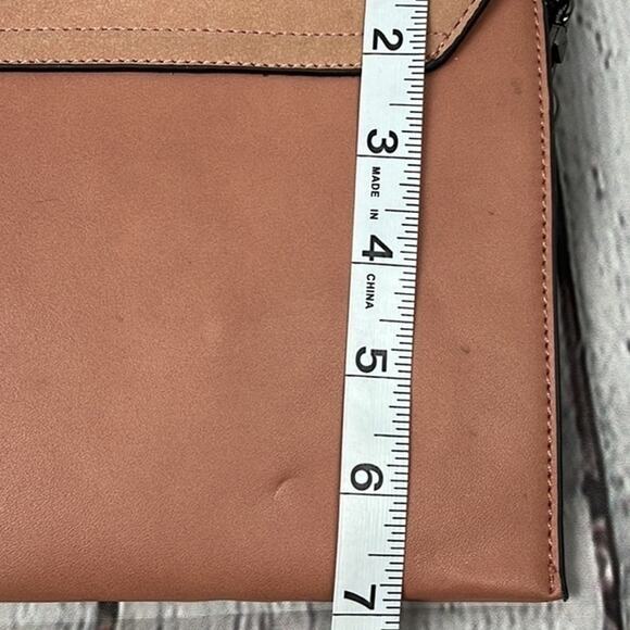 Mellow World Crossbody Bag Snap Closure Misty Rose Two Tone Gunmetal Hardware - Picture 8 of 8